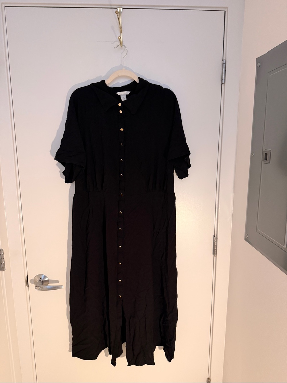 H&M Black Button-Front Collared Midi Dress